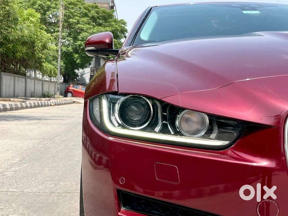 Jaguar Xe Portfolio, 2018, Petrol