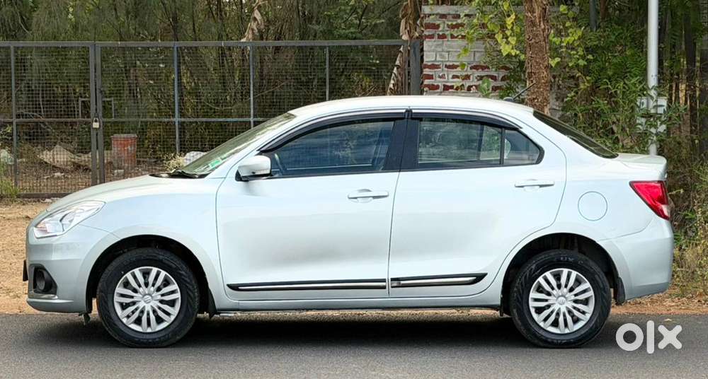 Maruti Suzuki Dzire 1.2 Vxi, 2023, Petrol