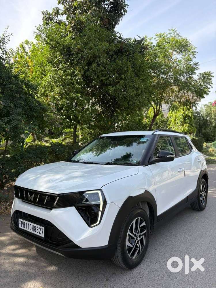 Mahindra Xuv 3xo Ax5 Pm Mt, 2024, Petrol