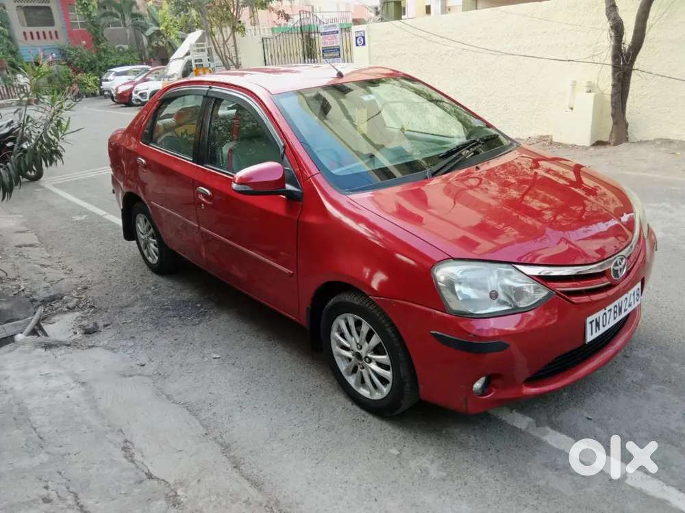 Toyota Etios 1.5 V 2013