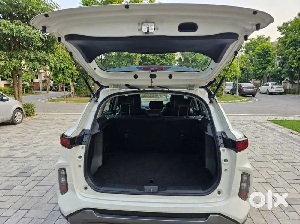 Toyota Urban Cruiser Hybrid Edition | Top End Dual Tone | Vip Number