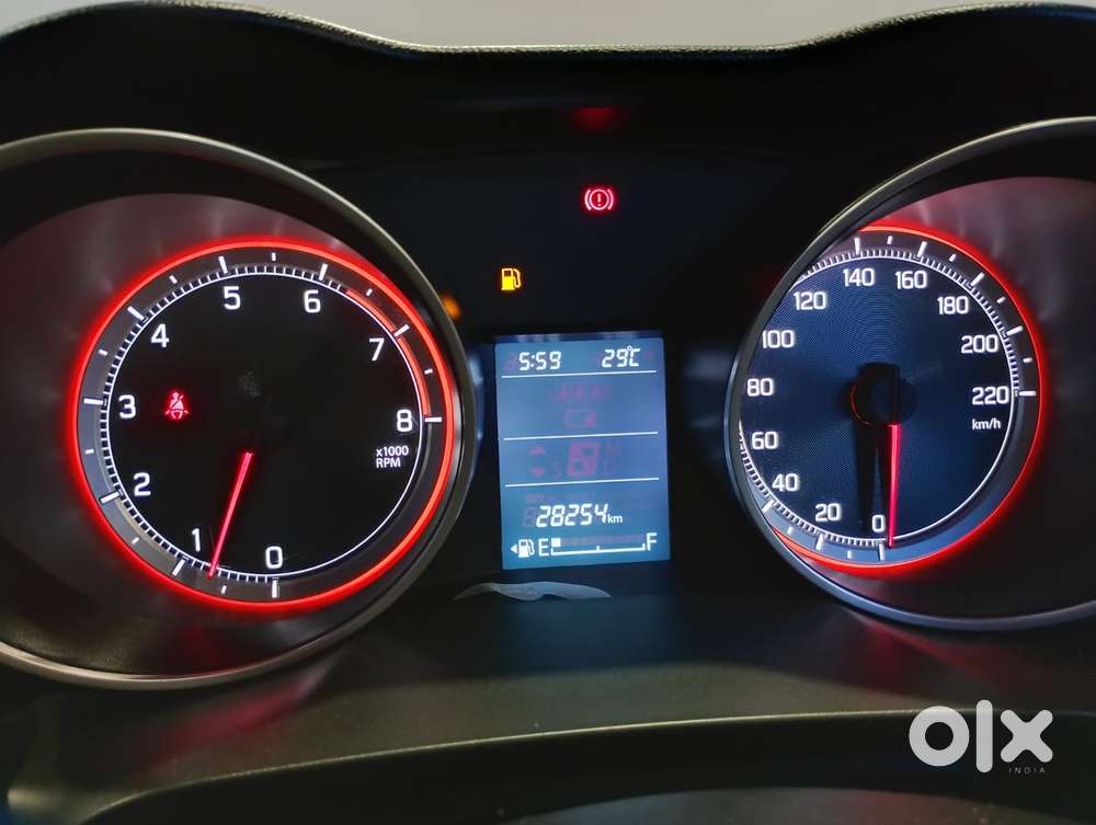 Maruti Suzuki Swift Vvt Zxi, 2024, Petrol