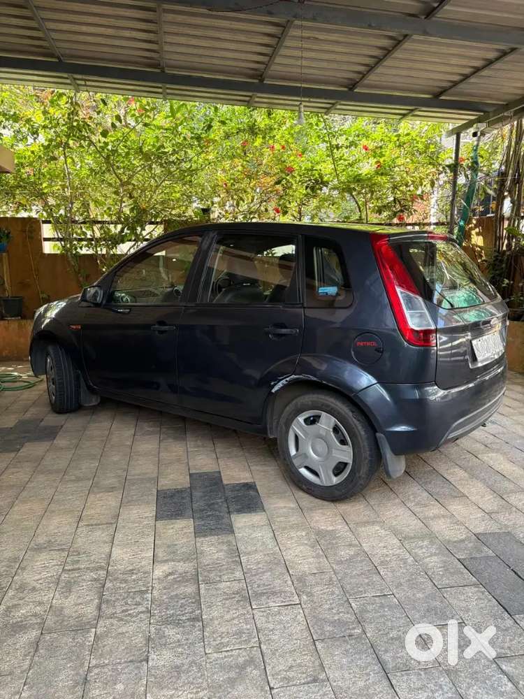 Ford Figo Petrol Lxi 2013