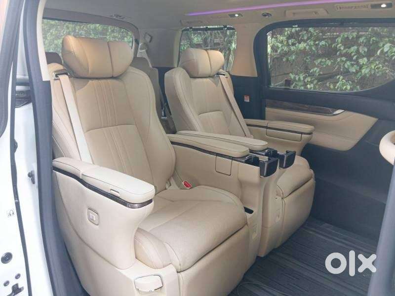 Toyota Vellfire Vip – Executive Lounge, 2022, Petrol
