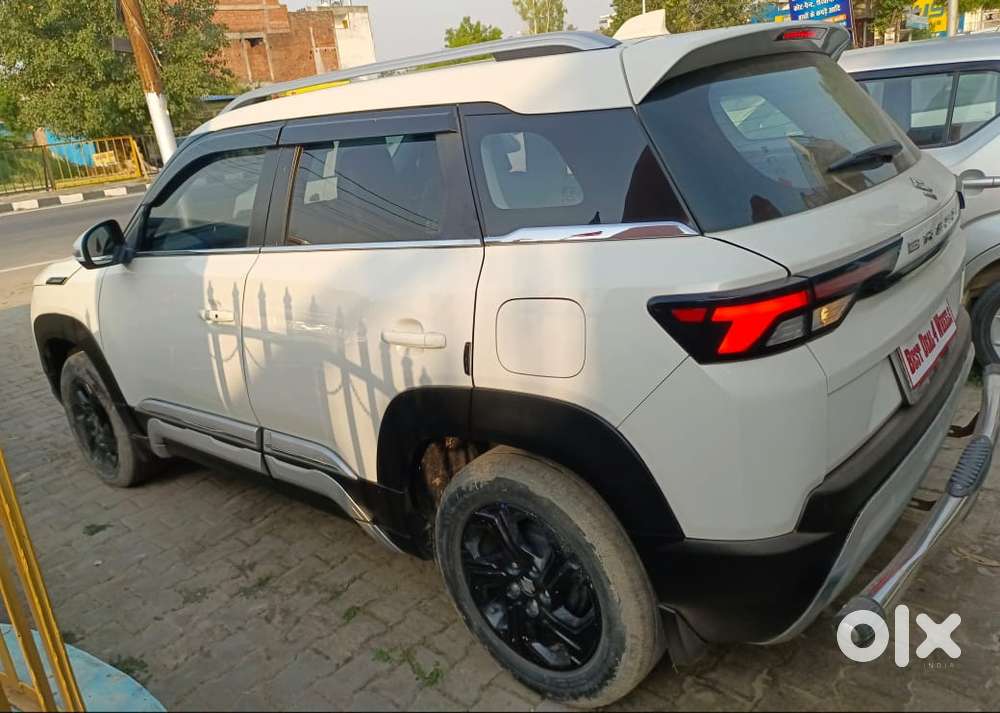 Maruti Suzuki Brezza 1.5 Zxi Smart Hybrid, 2023, Petrol