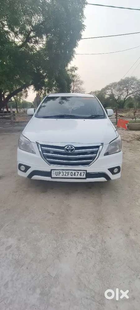 Toyota Innova 2014