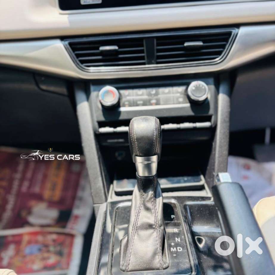 Mahindra Xuv700 2.0 Ax 5 Petrol At Str, 2022, Diesel