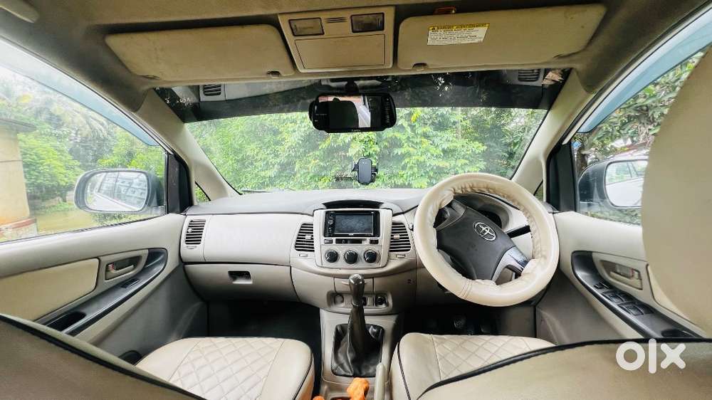Toyota Innova 2013 Model.low Kilometers
