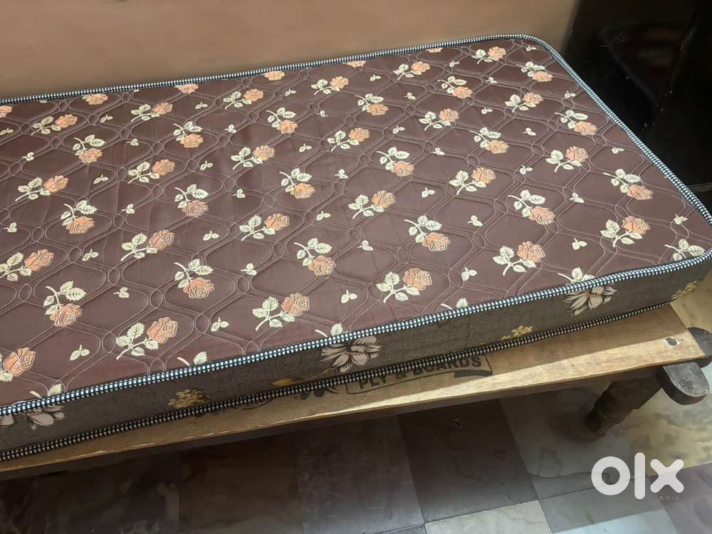 Cot & Table