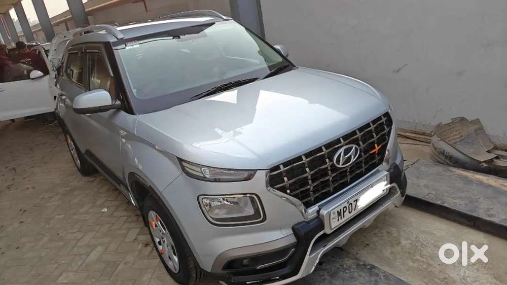 Just Serviced Original Paint Hyuandi Venue Brezza Nexon Sonet Creta