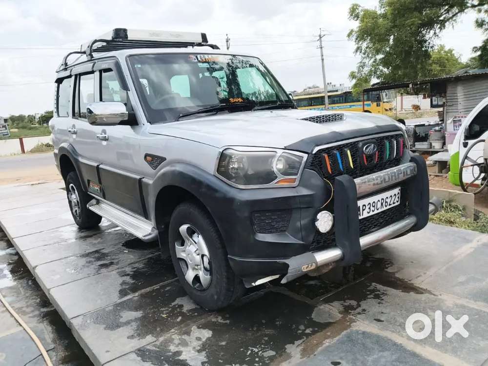 Mahindra Scorpio 2016 Diesel Manual Car