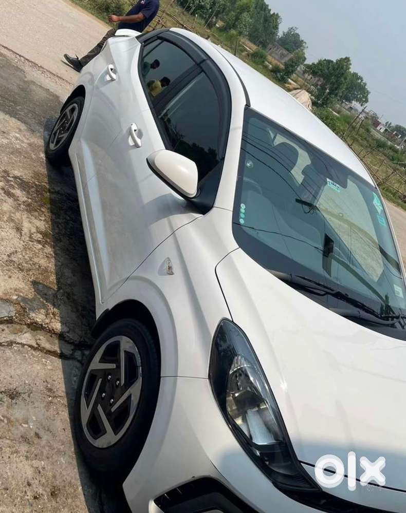 Hyundai Aura Manual 2025 Km
