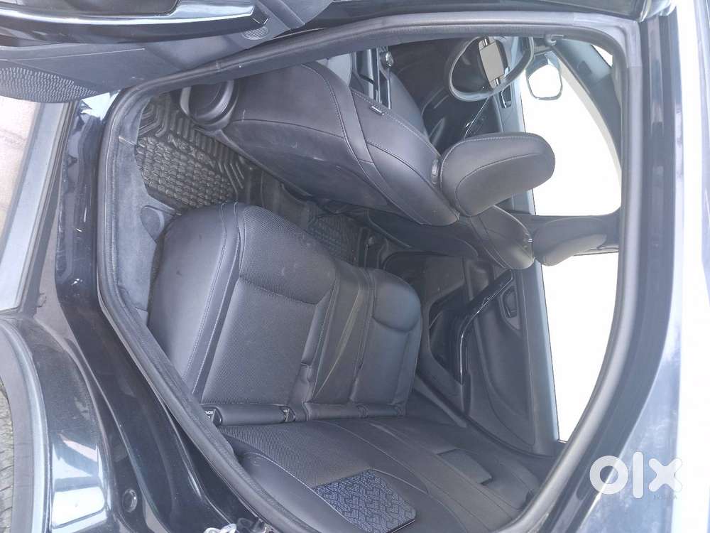 Tata Nexon Black  Manual  Clean Interior  Well-maintained Family Ca