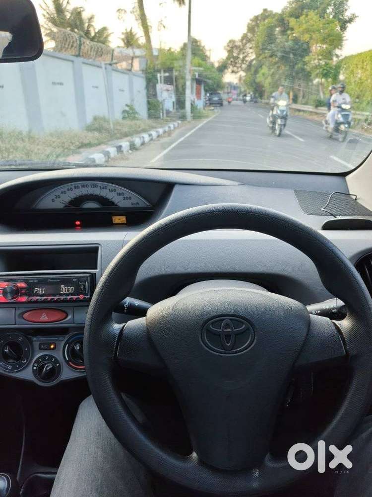 Toyota Etios 2010-2012 G, 2011, Petrol
