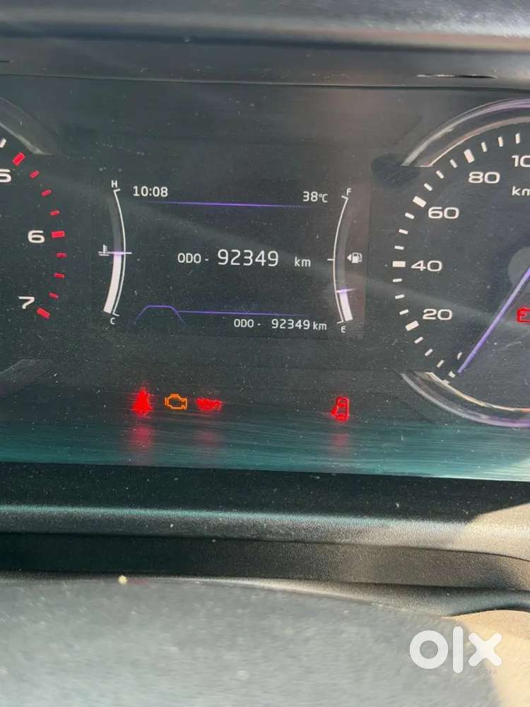 Mahindra Marazzo M8 2019
