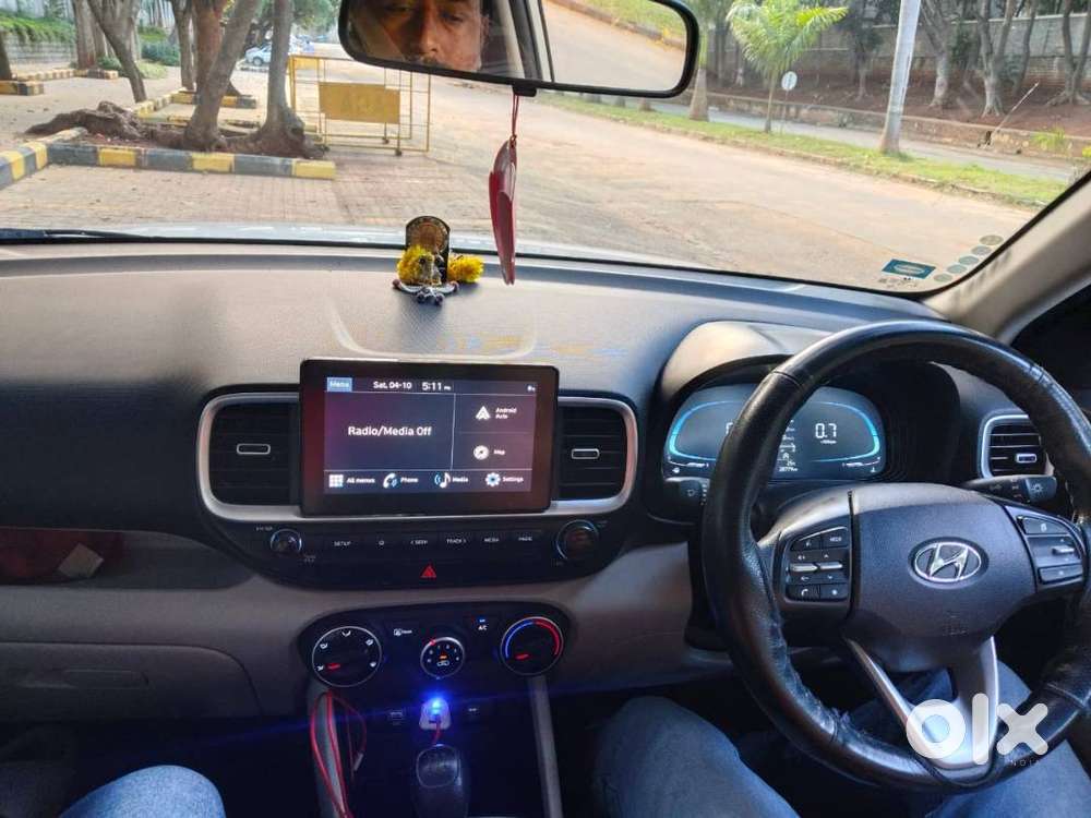 Hyundai Venue 2023 Petrol Well Maintained