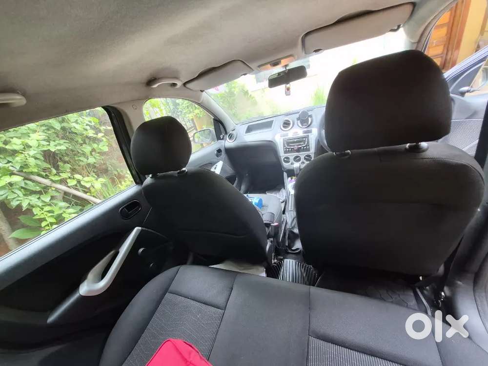 Ford Figo Petrol Zxi 2013 Year