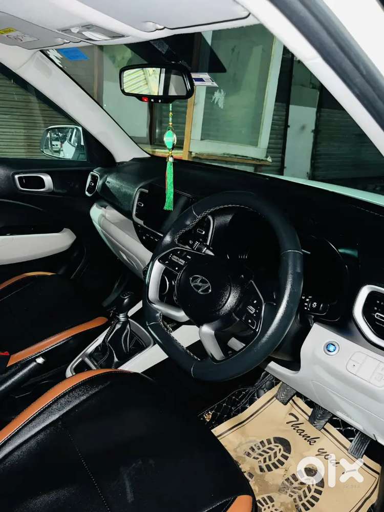 Hyundai Venue 2022 Petrol 36000 Km Driven