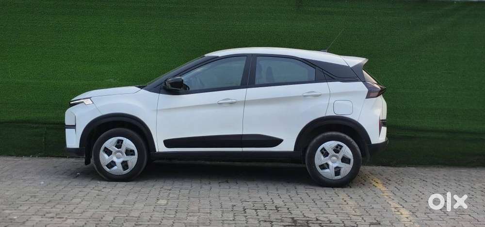 Tata Nexon, 2025, Petrol