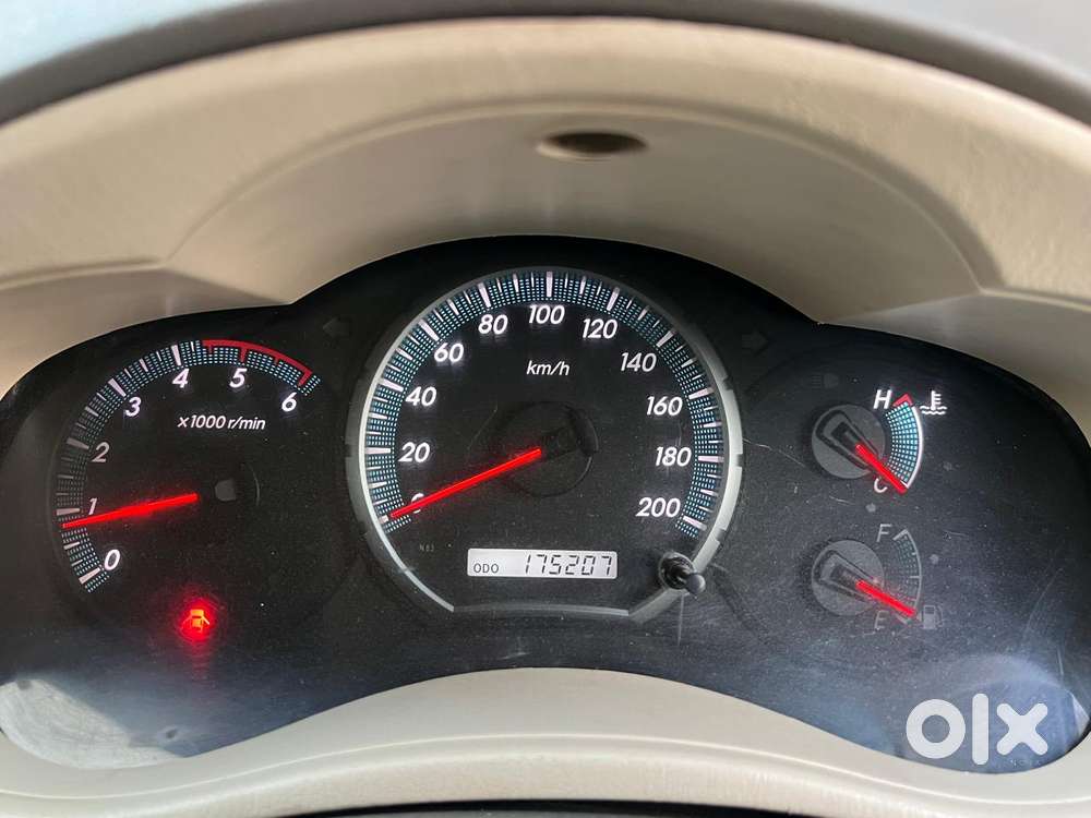 Toyota Innova 2.5 E Diesel Ps 8-seater, 2011, Diesel