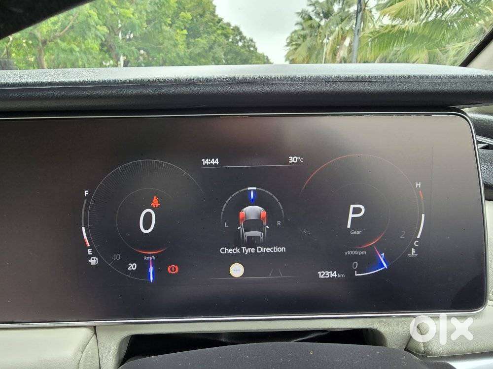 Mahindra Xuv700 2.2 Ax 7 Diesel At Luxury Pack Str, 2024, Diesel
