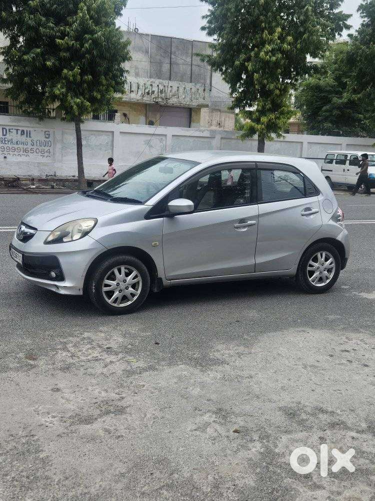 Honda Brio V Automatic, 2013, Petrol