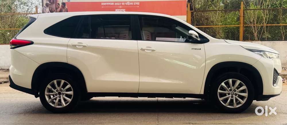 Toyota Innova Hycross 2.0 Vx (o) Hybrid 8 Str, 2024, Petrol