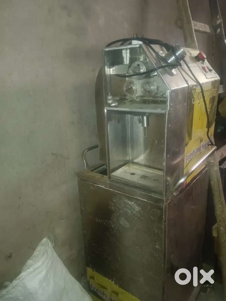 Sugarcane juice machine