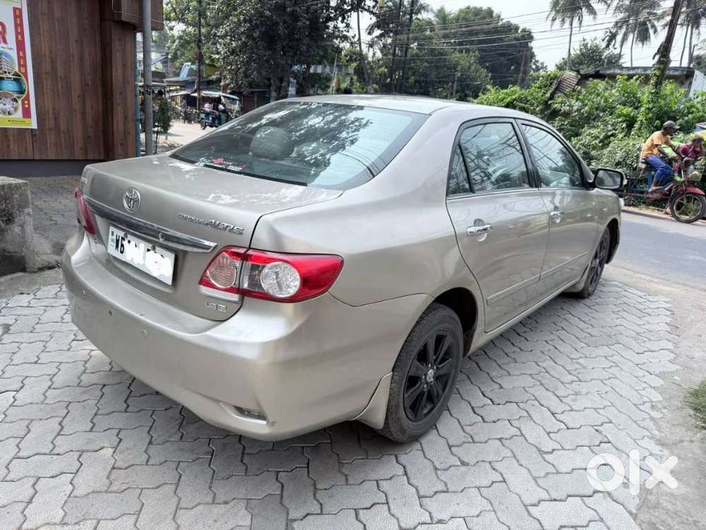 Toyota Corolla Altis 1.8 J, 2011, Petrol