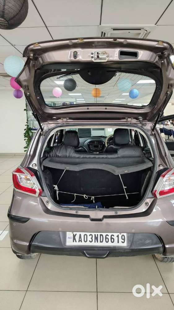 Tata Tiago Xza, 2018, Petrol