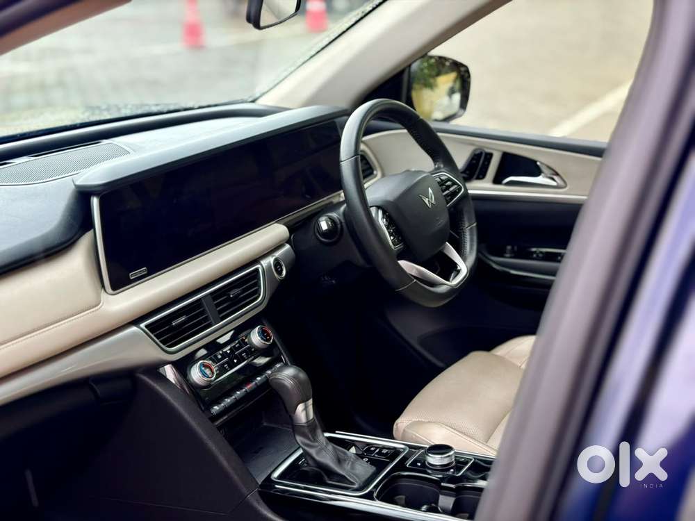 Mahindra Xuv700 2.2 Ax 7 Diesel At Luxury Pack Str, 2022, Diesel