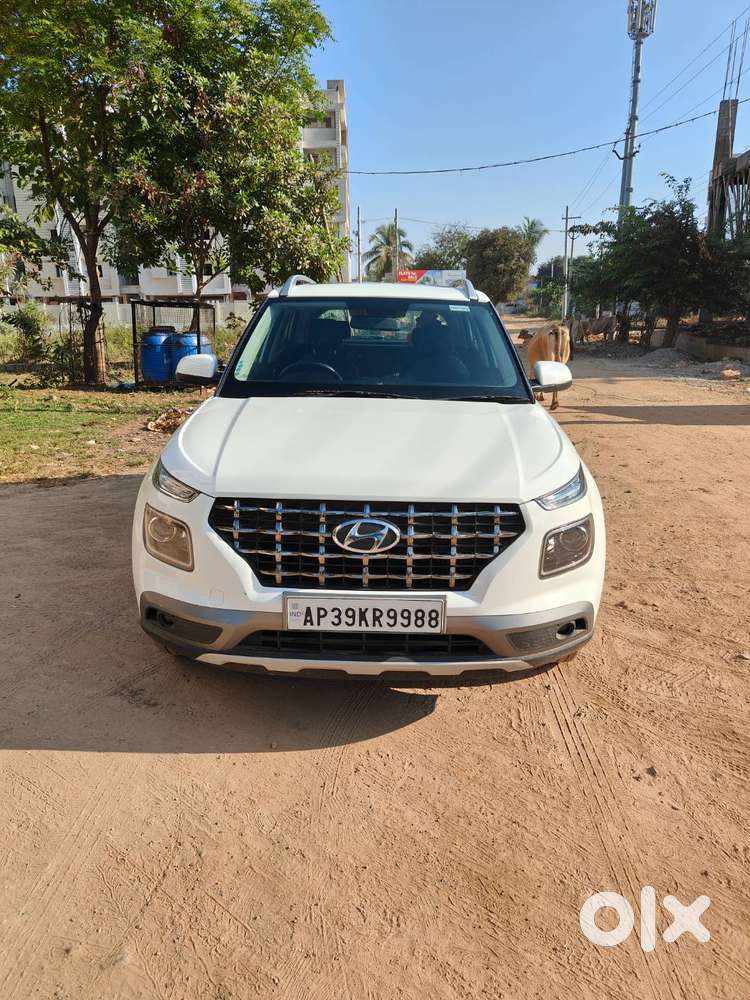 Hyundai Venue 2021 Diesel 16500 Km Driven