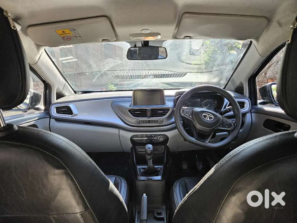 Tata Altroz Xt 1.2 , Bs6 , Petrol Manual  1st Owner  32,000 Km