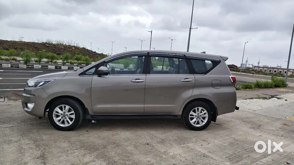 Toyota Innova Crysta 2.4 V 2017 Diesel Manual