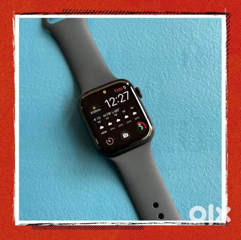 Apple watch se 3 44mm just 2month old and never used