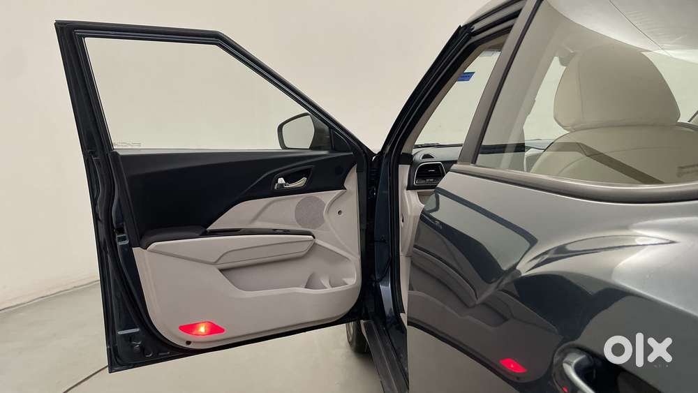 Mahindra Xuv300 W8 Option, 2021, Petrol
