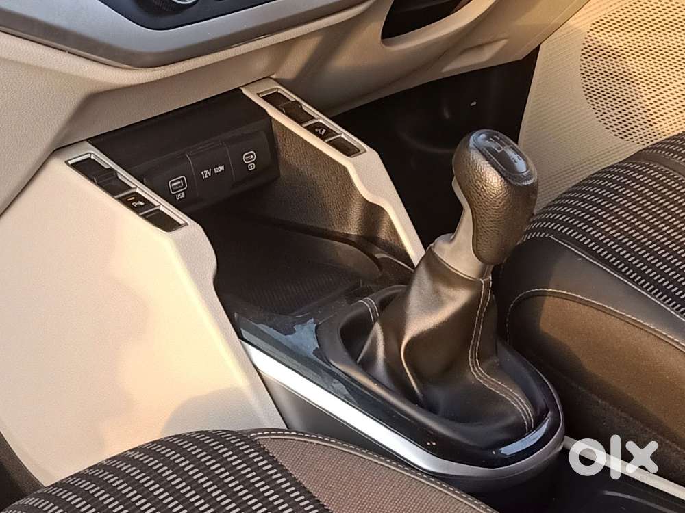 Kia Carens G 1.5 6mt Premium (o) 7-seater, 2023, Petrol