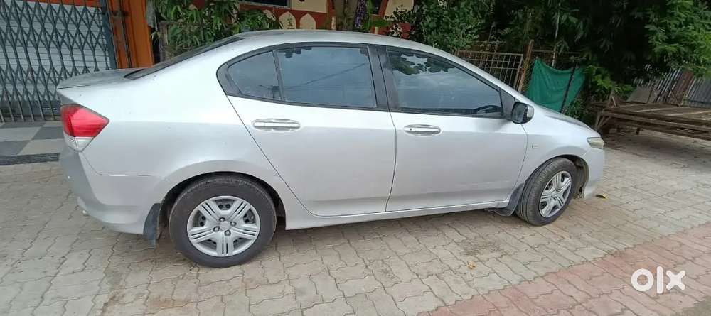 Honda City | Petrol+lpg | Manual | 60000 Km | 2011