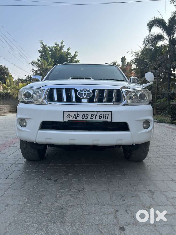 Toyota Fortuner [2009-2012] 3.0 4x4 Mt, 2010, Diesel