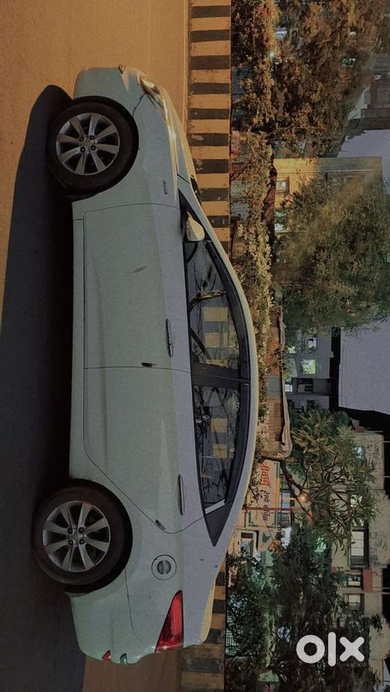 Hyundai Fluidic Verna 2011