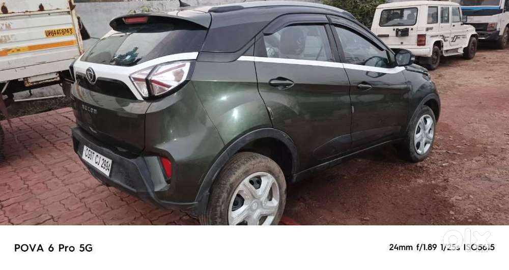 Tata Nexon Pure (s) 1.2 Petrol 6amt, 2022, Petrol