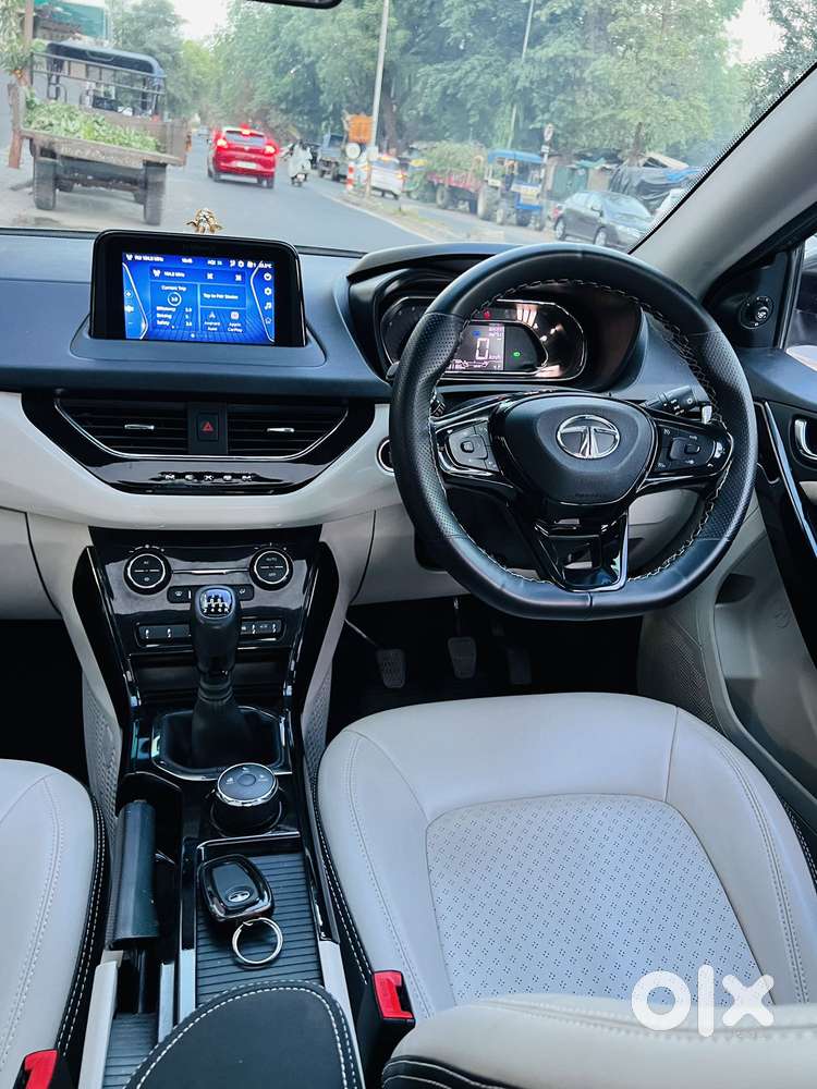 Tata Nexon, 2023, Petrol