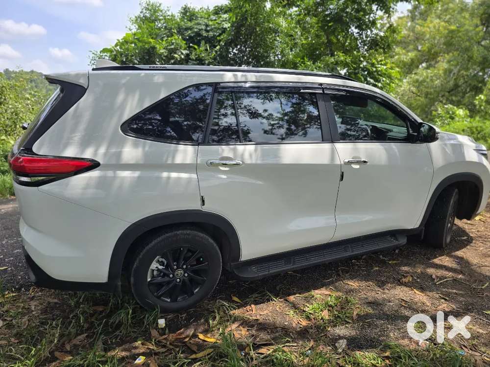 Toyota Innova Hycross 2025 Petrol 15000 Km Driven
