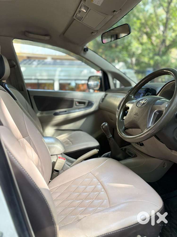 Toyota Innova 2.5 G (diesel) 8 Seater, 2014, Diesel