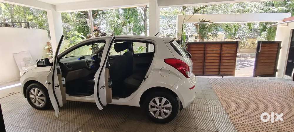Hyundai I20 - 2014 - Petrol 5200 Km Driven