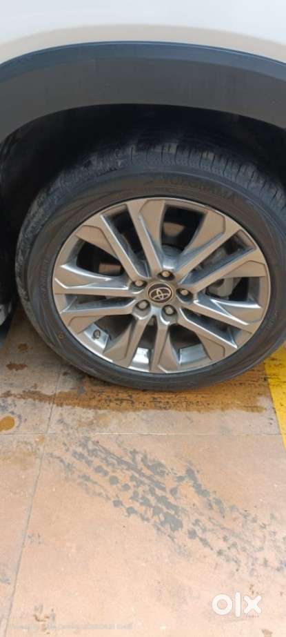 Toyota Innova Hycross 2.0 Zx (o) Hybrid 7 Str, 2023, Petrol