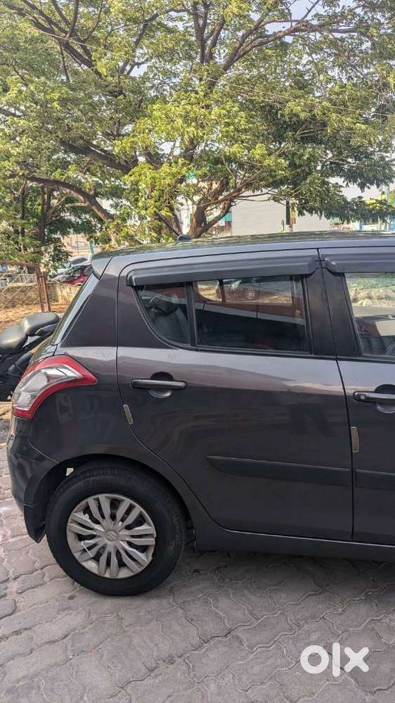 Maruti Suzuki Swift Vxi Optional, 2016, Petrol