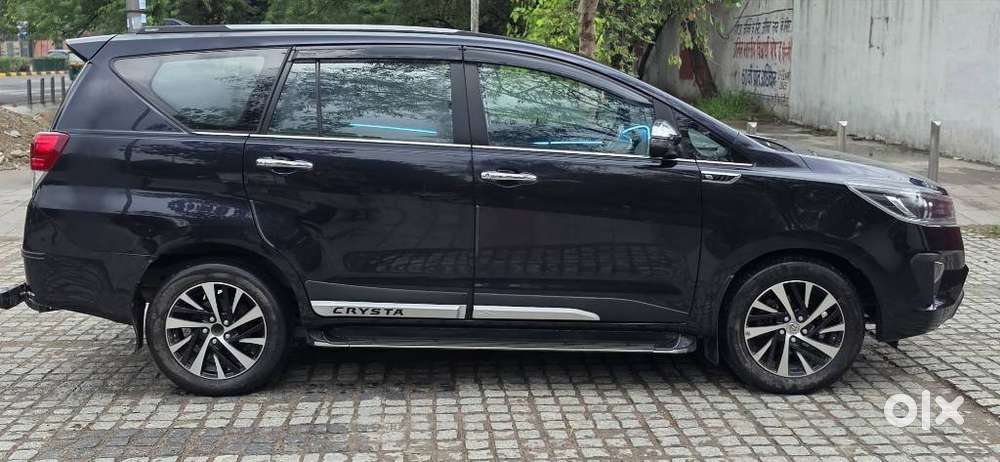 Toyota Innova Crysta 2.8z Automatic, 2022, Diesel