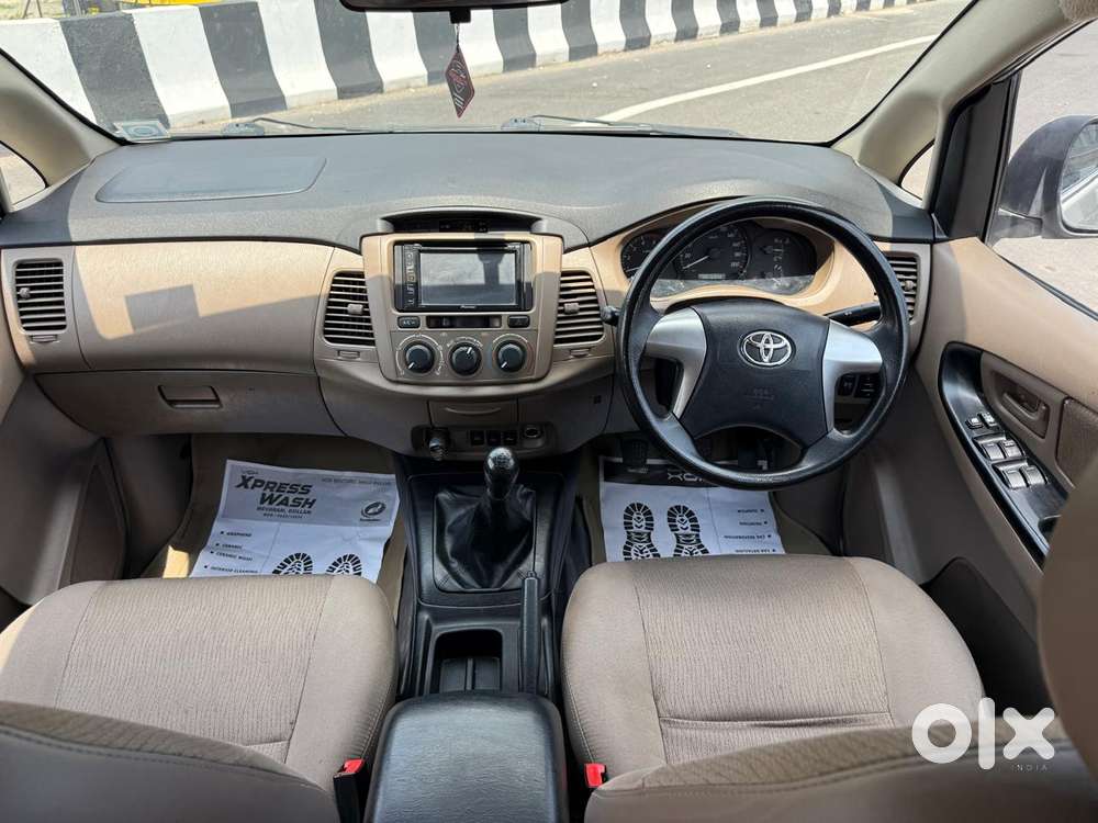 Toyota Innova 2.5 G (diesel) 7 Seater Bs Iv, 2015, Diesel