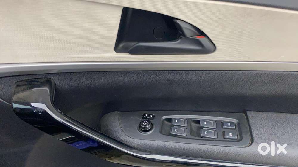Mahindra Xuv700 2.2 Ax 5 Diesel Mt 7 Str, 2022, Diesel